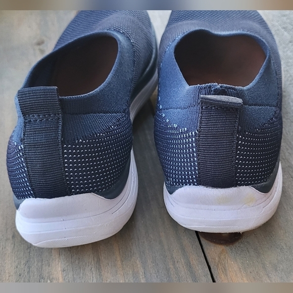 Easy Spirit Cloth Slip On Cushioned Sneaker Size 7.5 - Picture 5 of 10